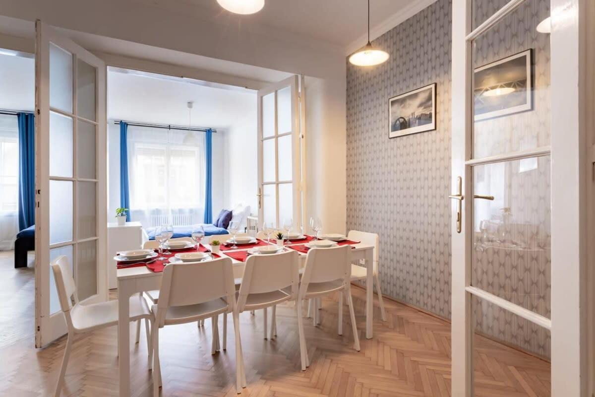 Away From In The Center Apartment Budapest